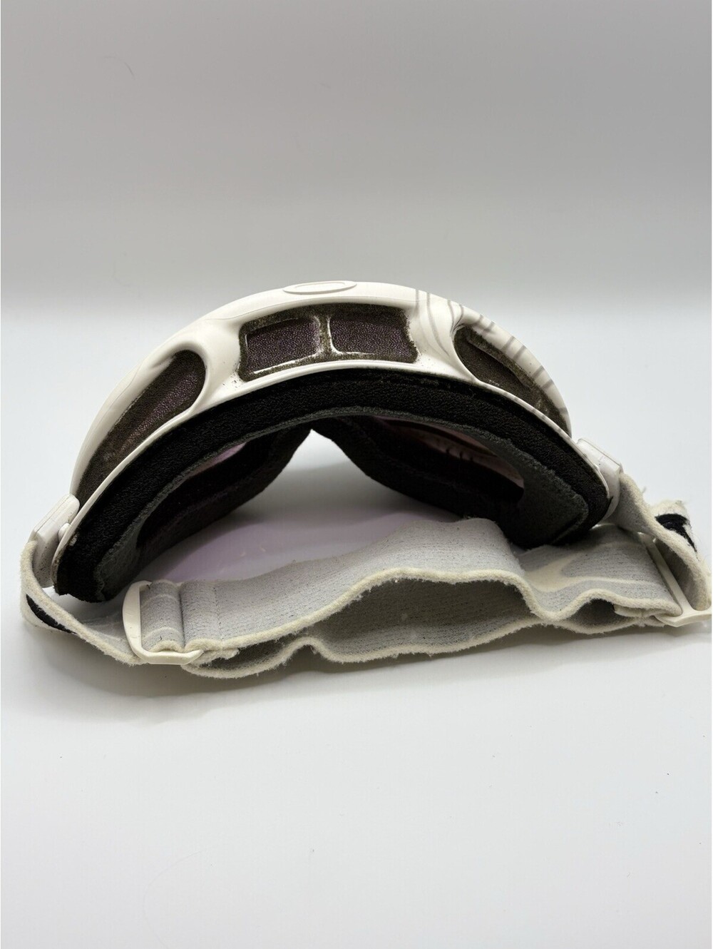 Oakley A-Frame Y2K White Goggles Vintage Rare READ CONDITION w/ Bag - Picture 2 of 9
